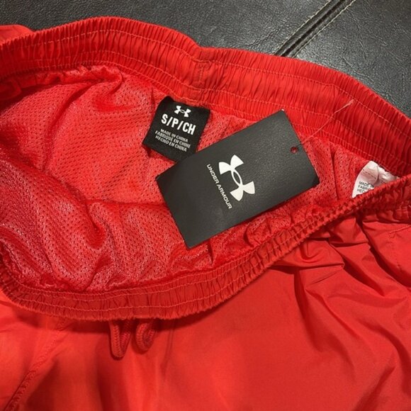 Under Armour Men's Essential Volley Shorts - Picture 9 of 12